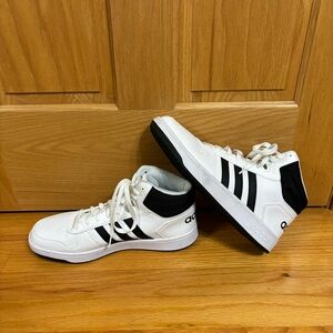 Adidas FY8617 High top sneakers in white with black color way